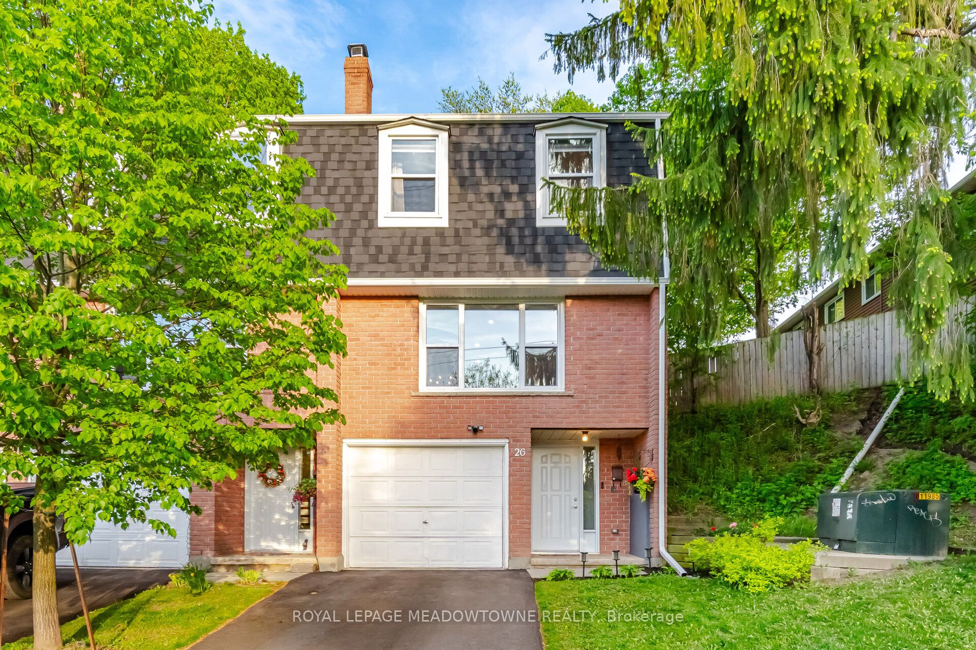26-100 Bluevale Street N, Waterloo, ON, N2J 4M9