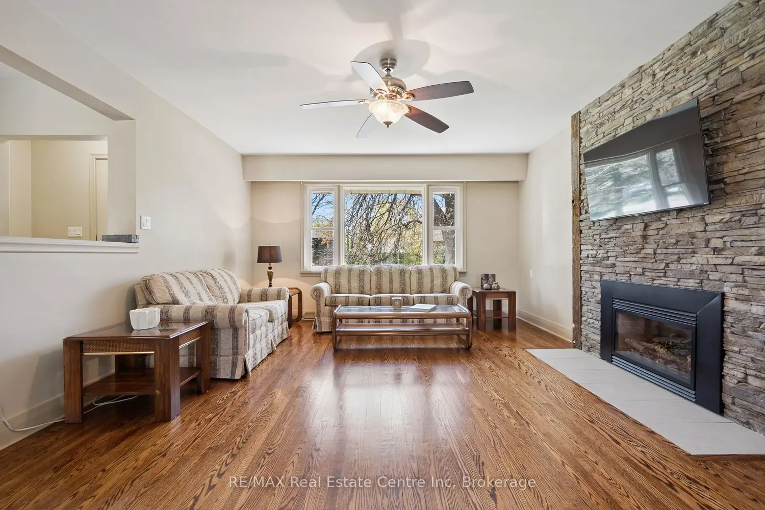 8 Harcourt Drive photo 2