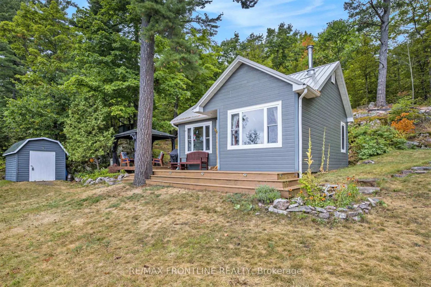 1294 Harding Lane photo 2