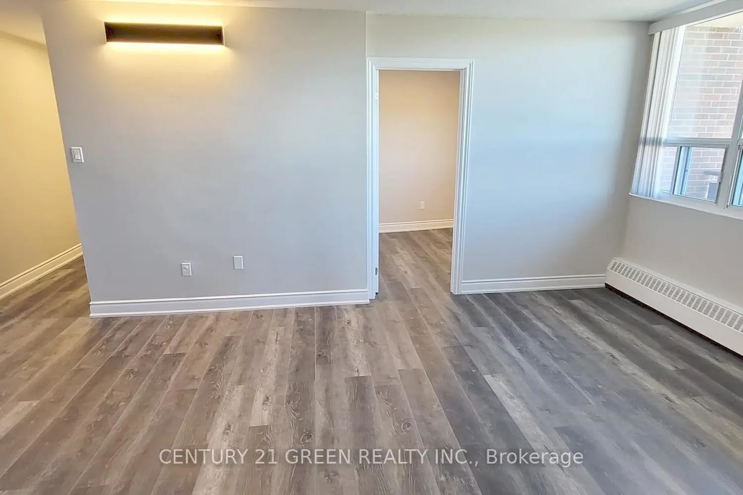 3065 Queen Frederica Drive 902