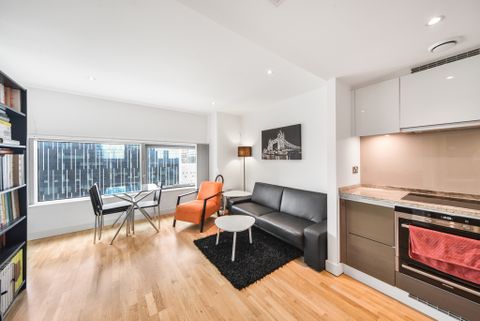 Marsh Wall, London E14, Studio for sale