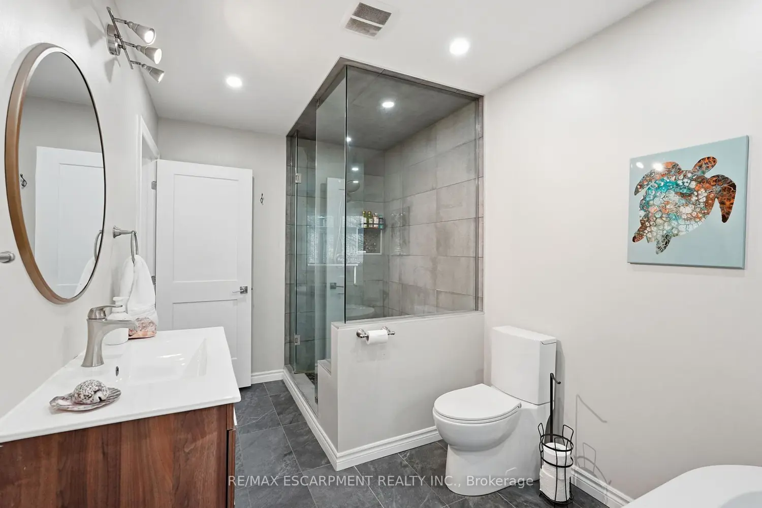 Additional image 7 of 19 Concession 5 E
