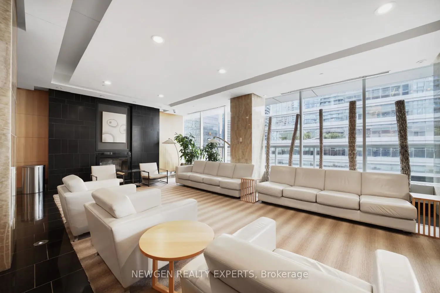 Additional image 13 of 55 Bremner Boulevard 1506