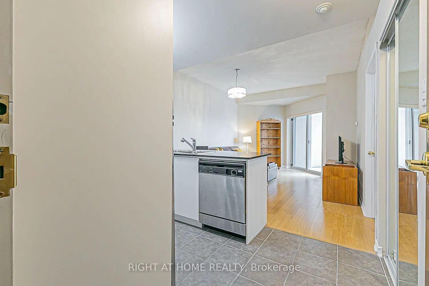 Additional image 4 of 8 Maison Parc Court 305