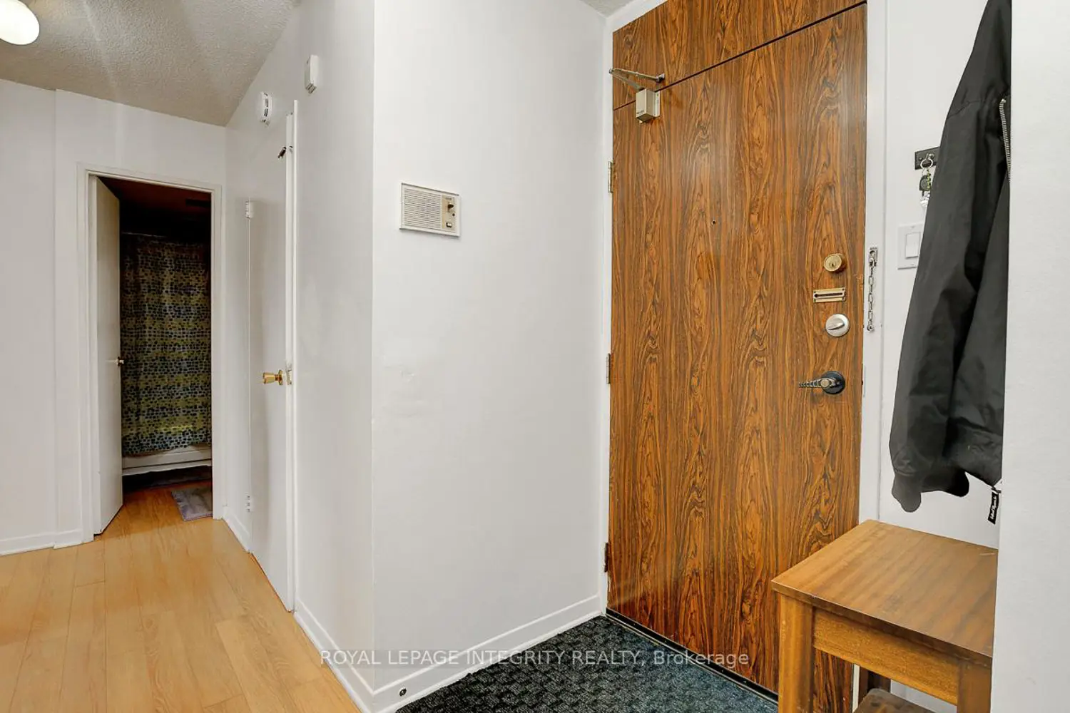 2000 Jasmine Crescent 206