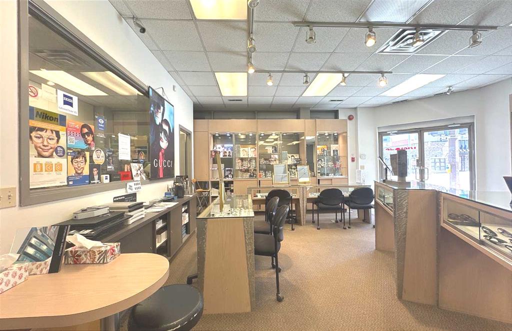 106-233 Centre Street SW, Calgary, AB, T2G 2B7