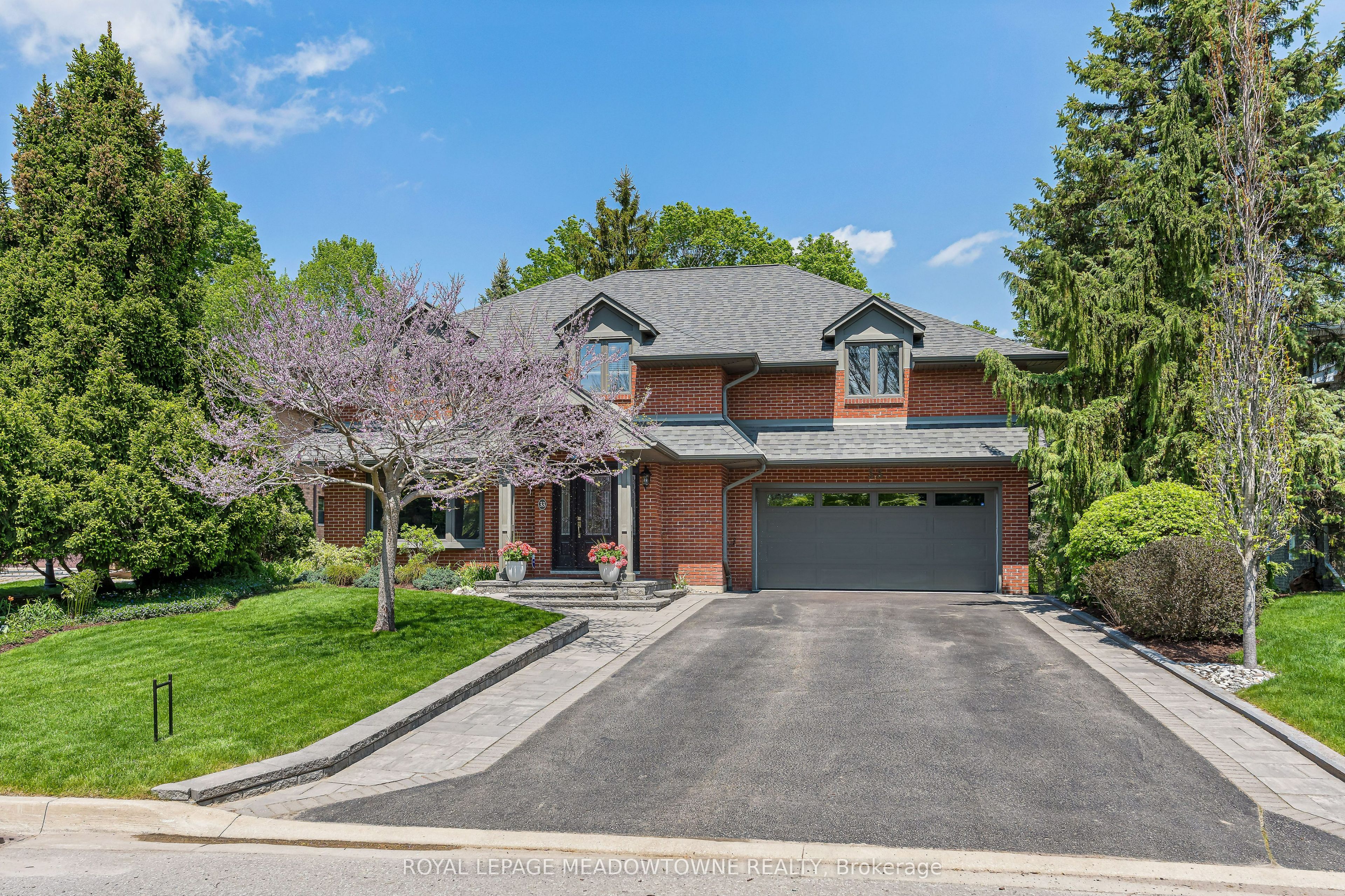33 Heslop Court, Halton Hills, ON, L7G 4Z8