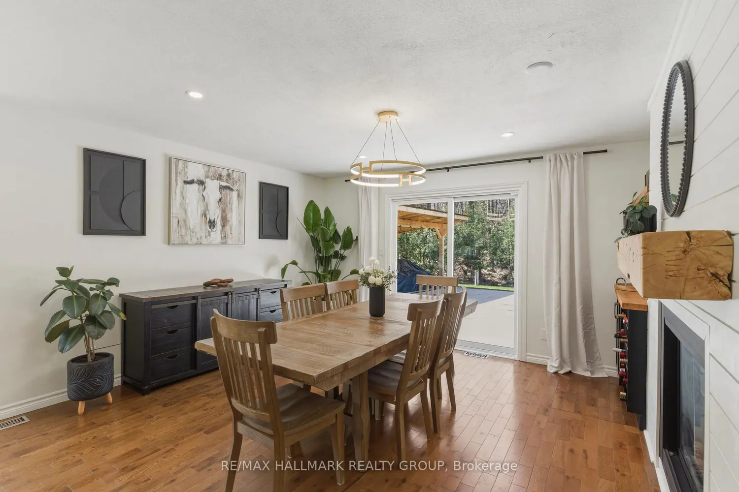 408 Yole Crescent photo 2
