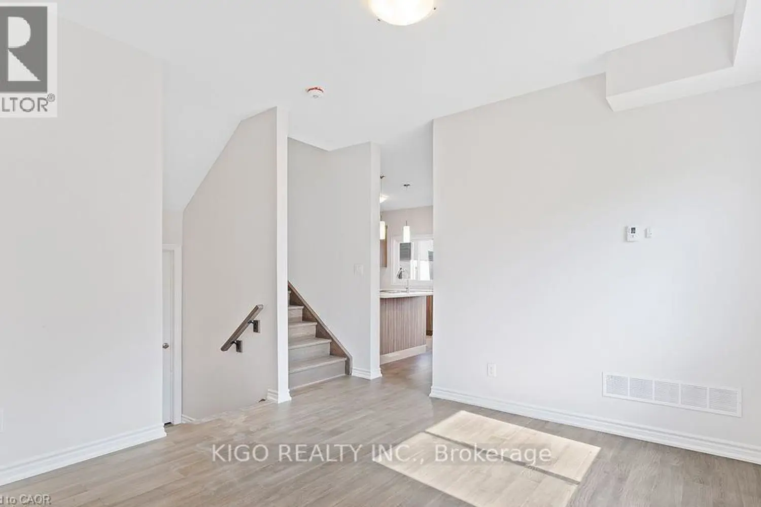 103 Mclaughlin Street photo 5