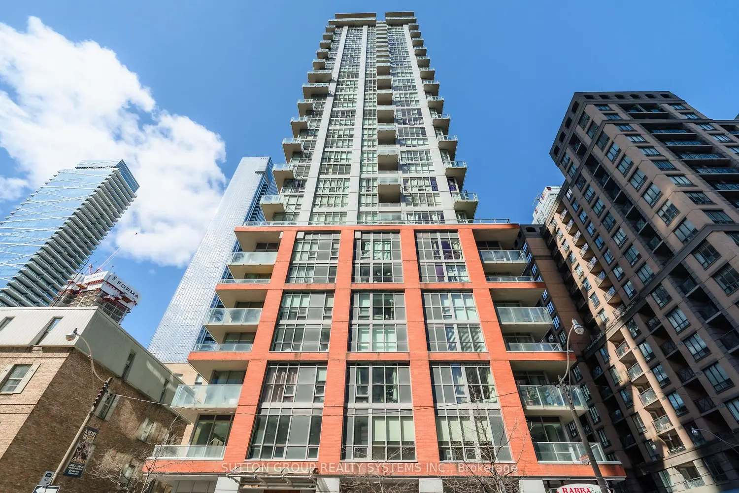 126 Simcoe Street 1307