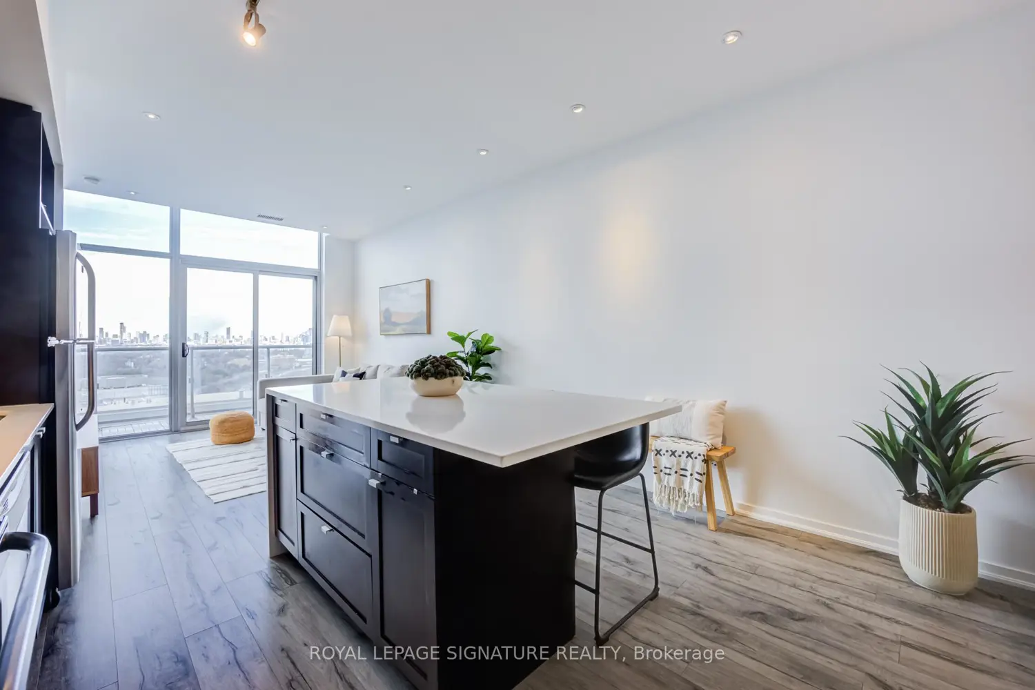 Additional image 4 of 105 The Queensway 3513