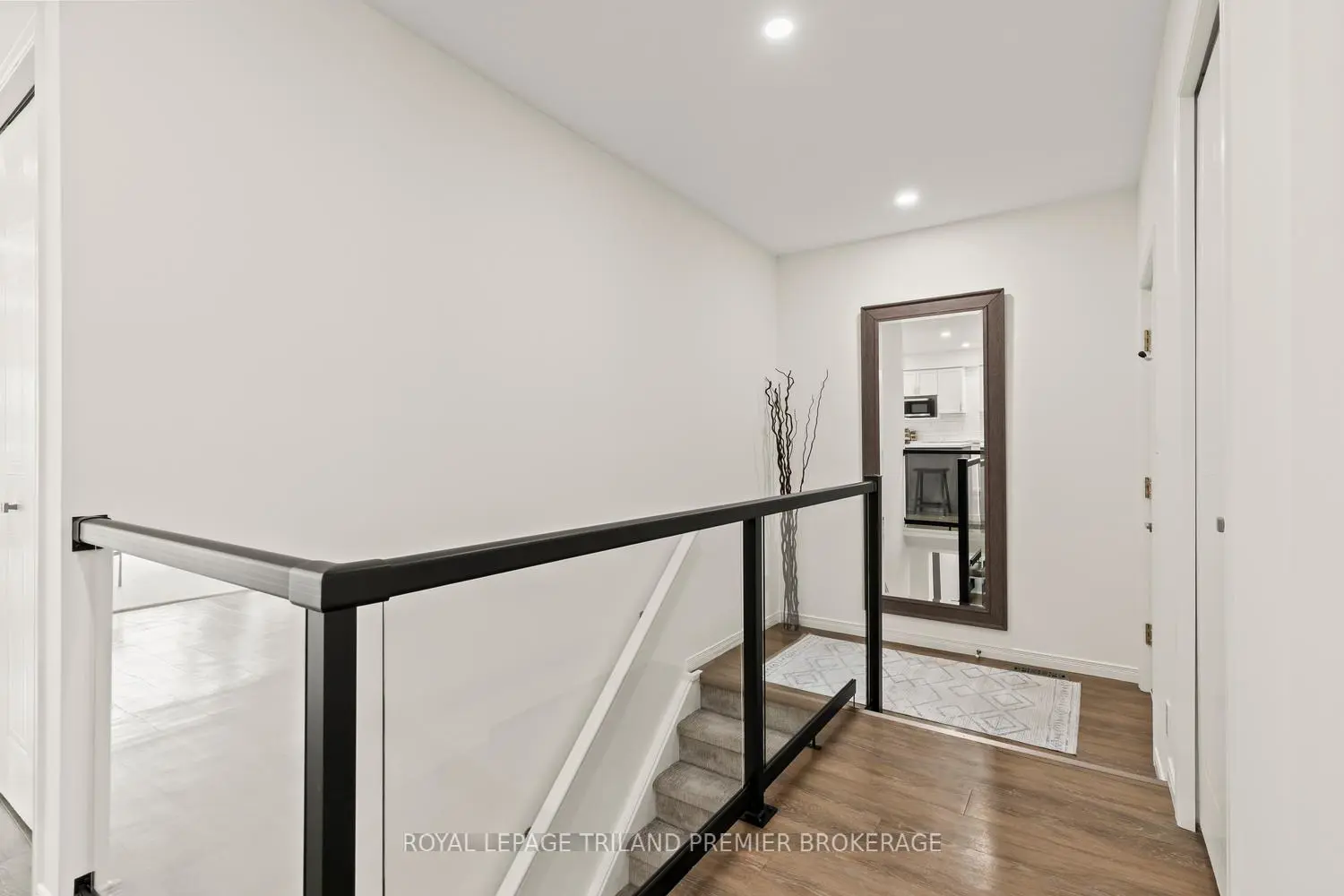 Additional image 11 of 215 North Centre Road 20