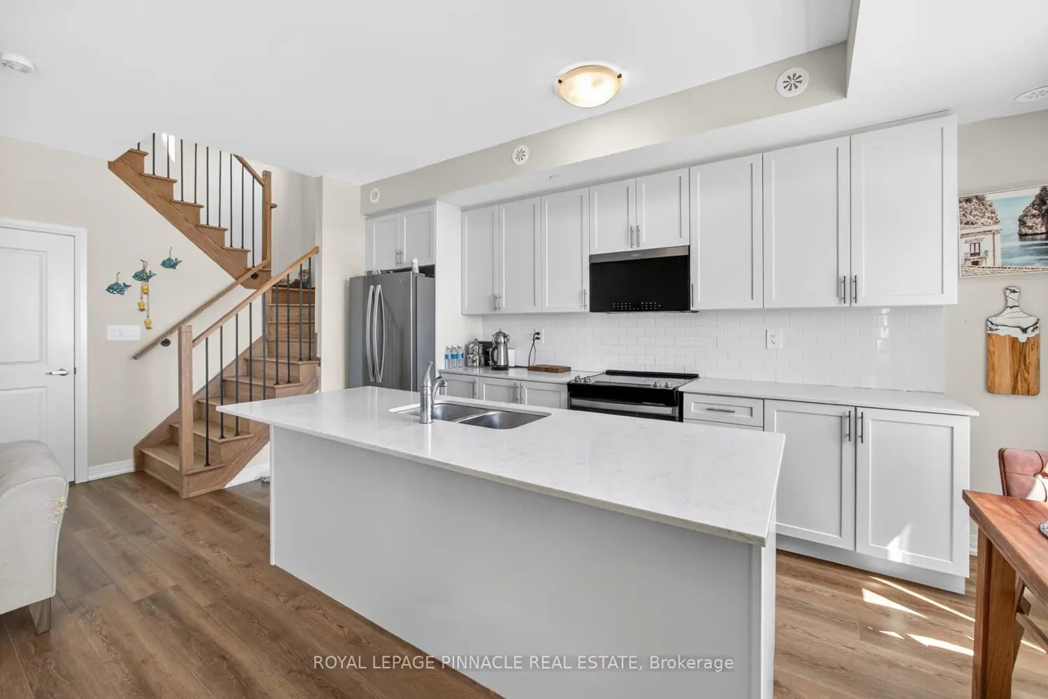 1585 Rose Way 103 photo 3