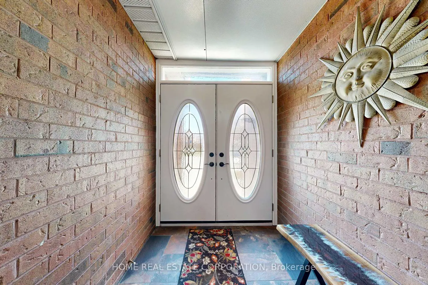 9 Laidlaw Avenue