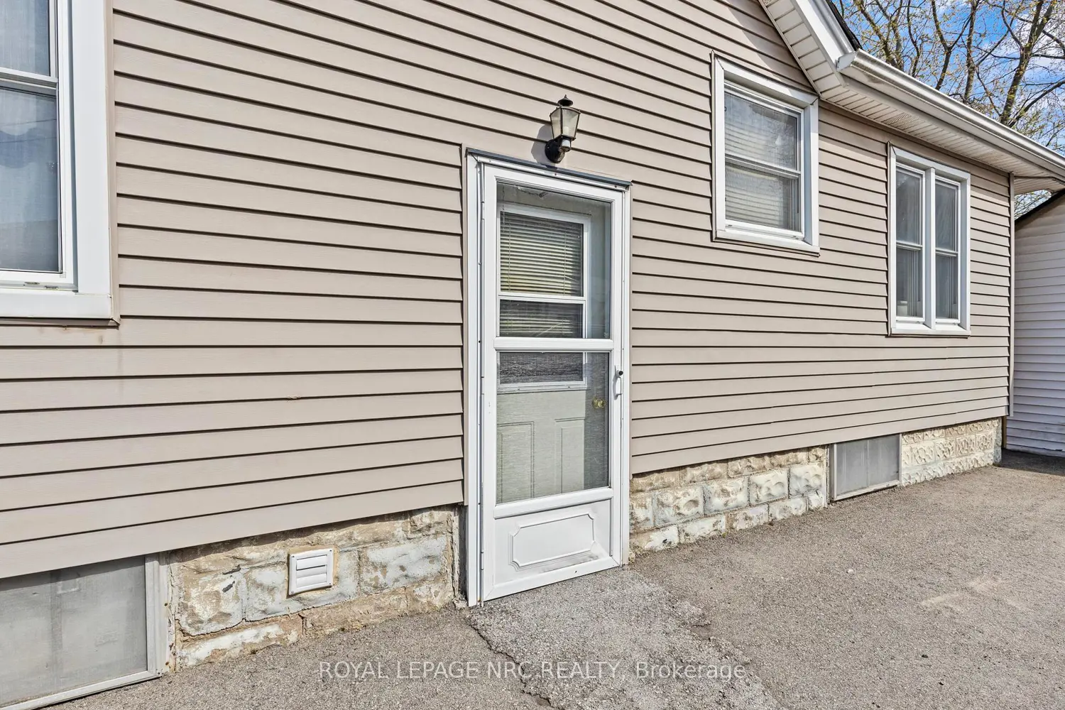 Additional image 11 of 6504 Monroe Street
