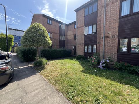 Harewood Terrace, Southall UB2