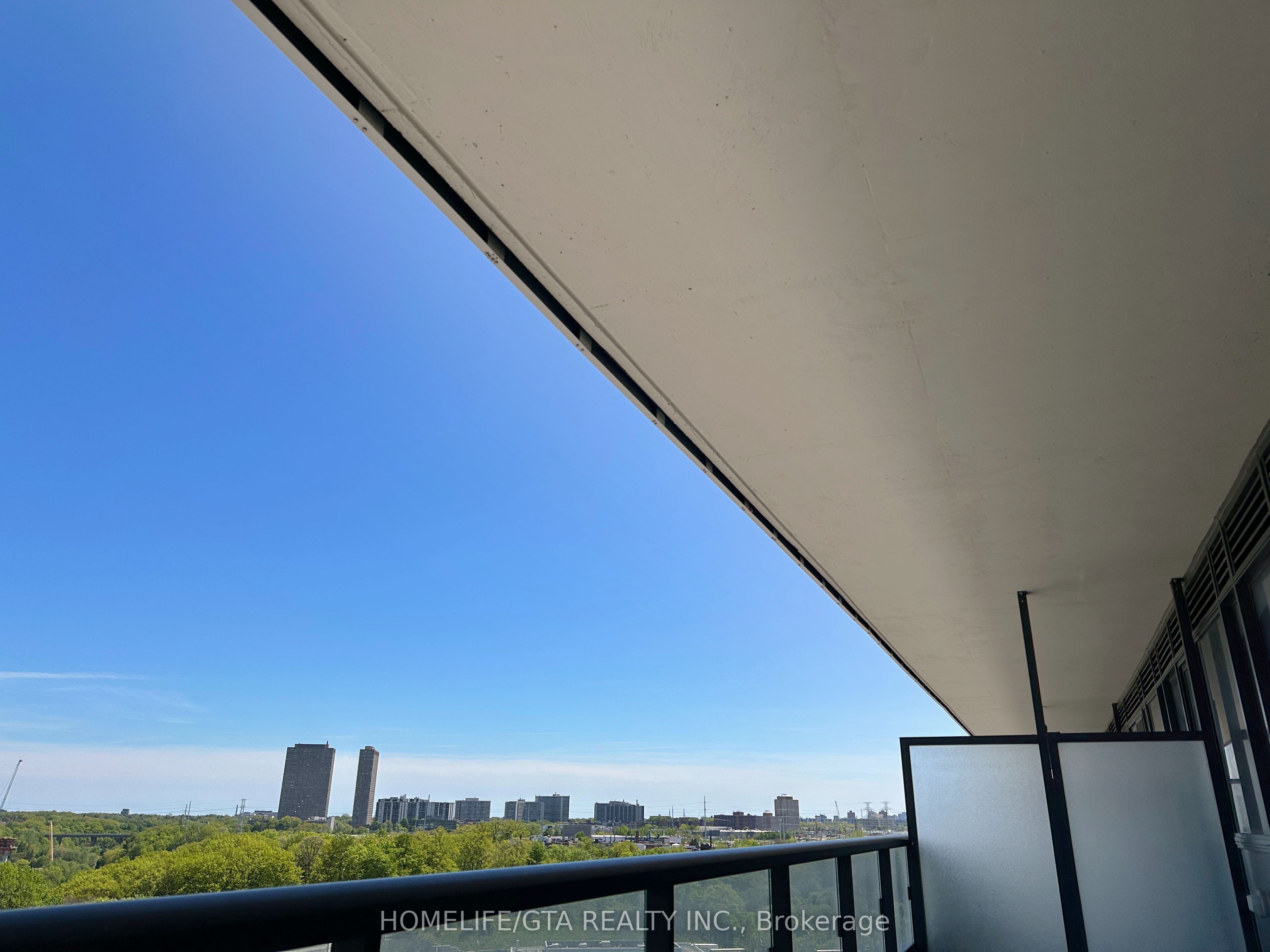 806-10 Inn On The Park Drive, Toronto, ON, M3C 0P9