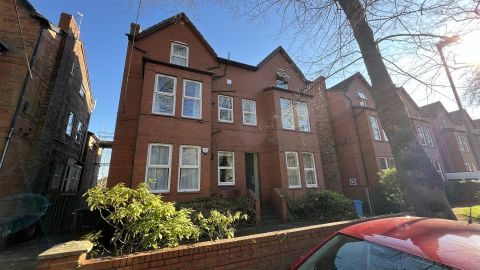 Chatham Grove, West Didsbury, Manchester M20, Studio to rent