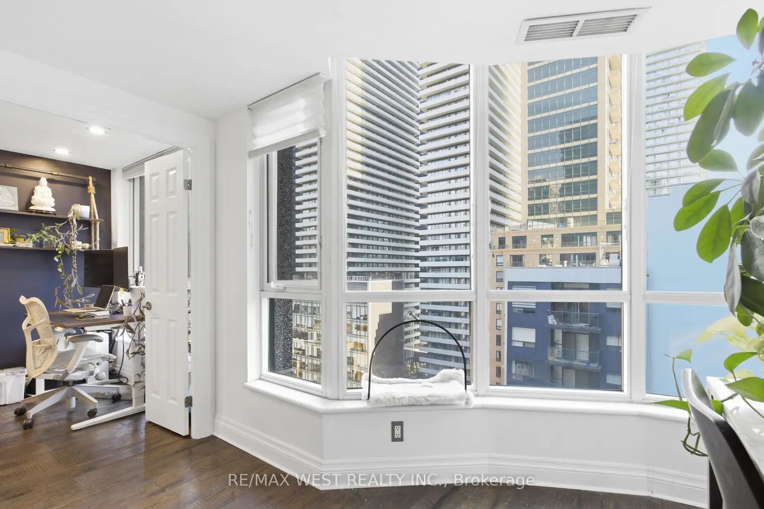 Additional image 14 of 55 Bloor Street 1709