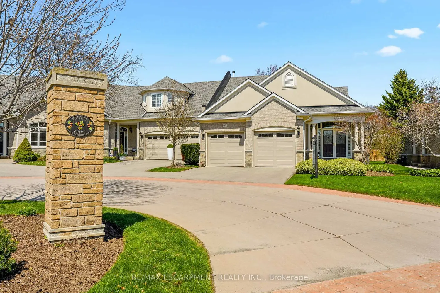 4172 Stonebridge Crescent