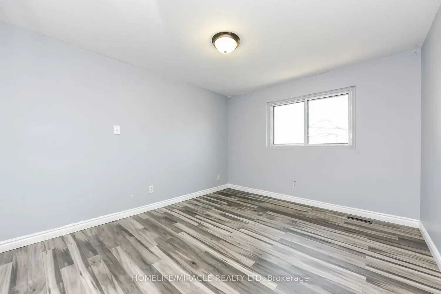 Additional image 11 of 72 Carleton Place 72