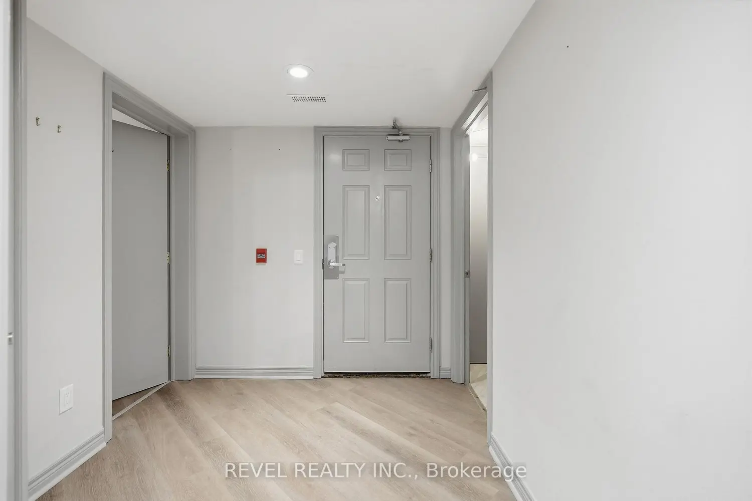 90 Highland Drive 2106 photo 4