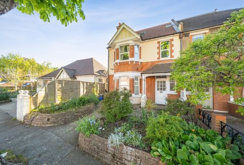 Blenheim Gardens, Wallington SM6