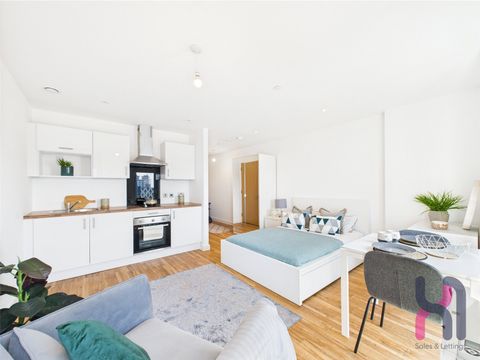 Media City, Michigan Point Tower D, 18 Michigan Avenue, Salford M50, Studio to rent
