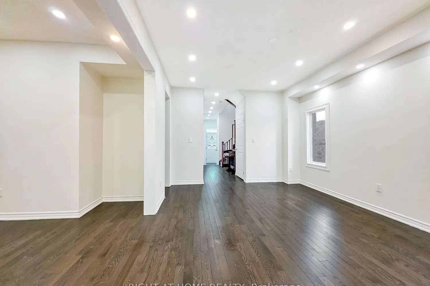 219 Fleetwood Drive photo 2