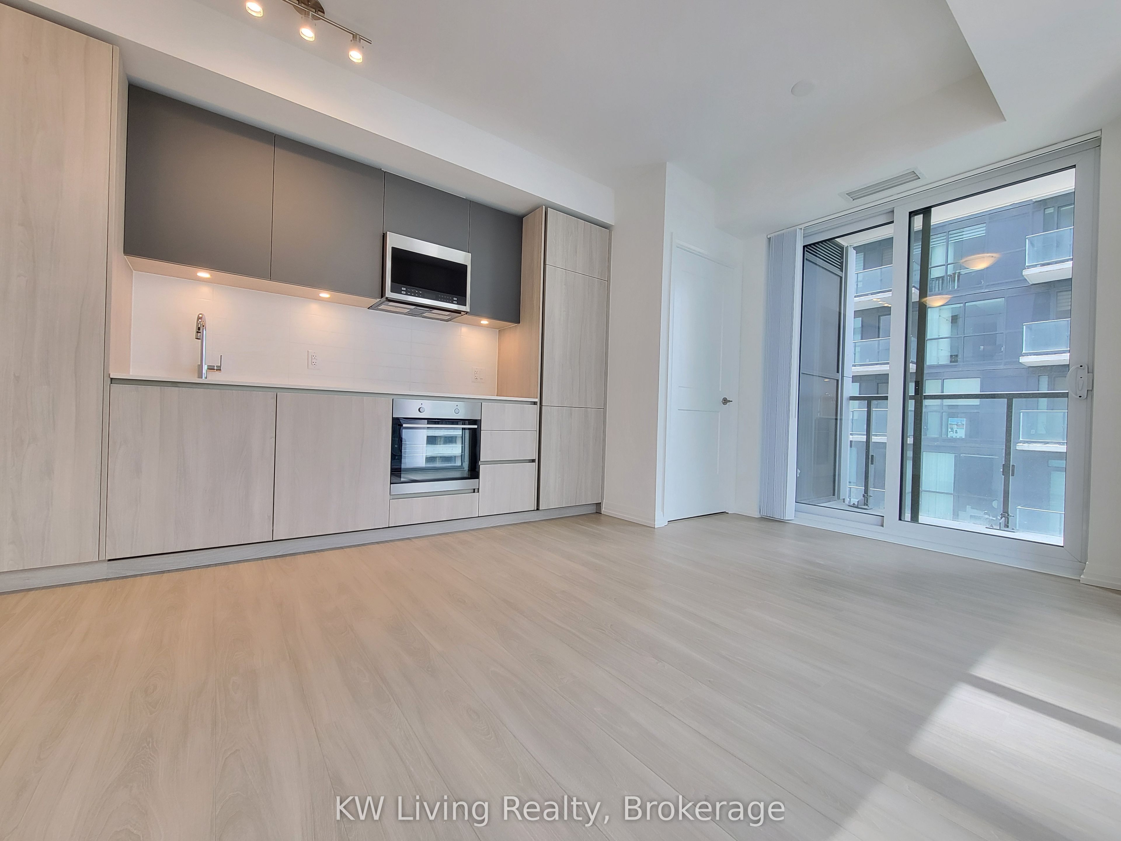 Additional image 6 of 2203-8 Widmer Street, Toronto, ON, M5E 0G1