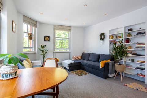 Limehouse Causeway, London E14