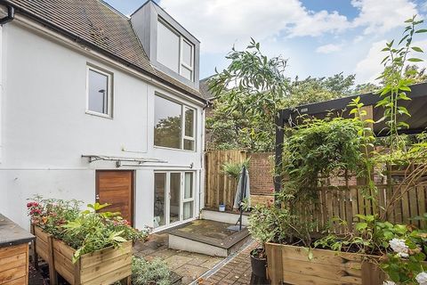Augustus Road, London SW19