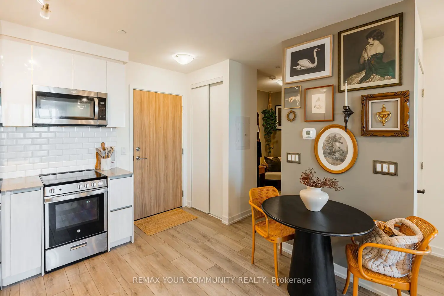 Additional image 14 of 3100 Keele Street 614