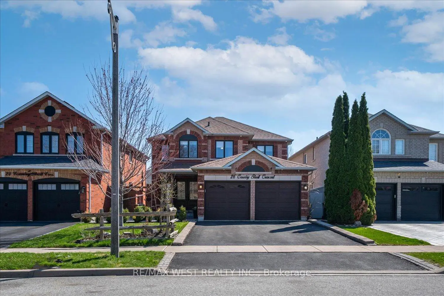 26 Country Stroll Crescent