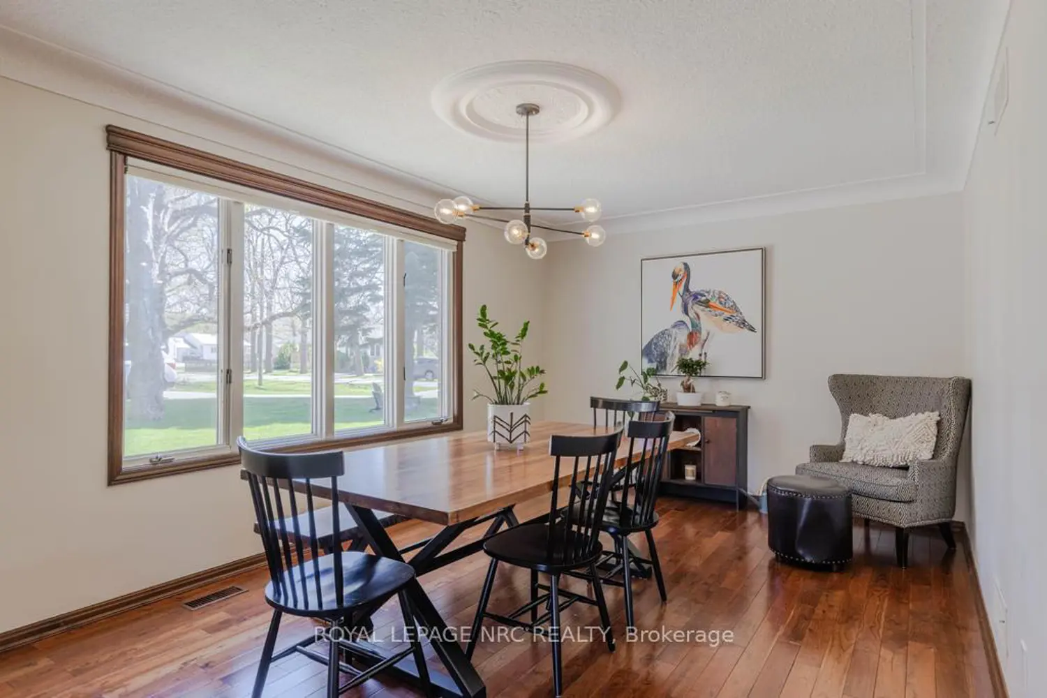 4 Maplewood Drive photo 2