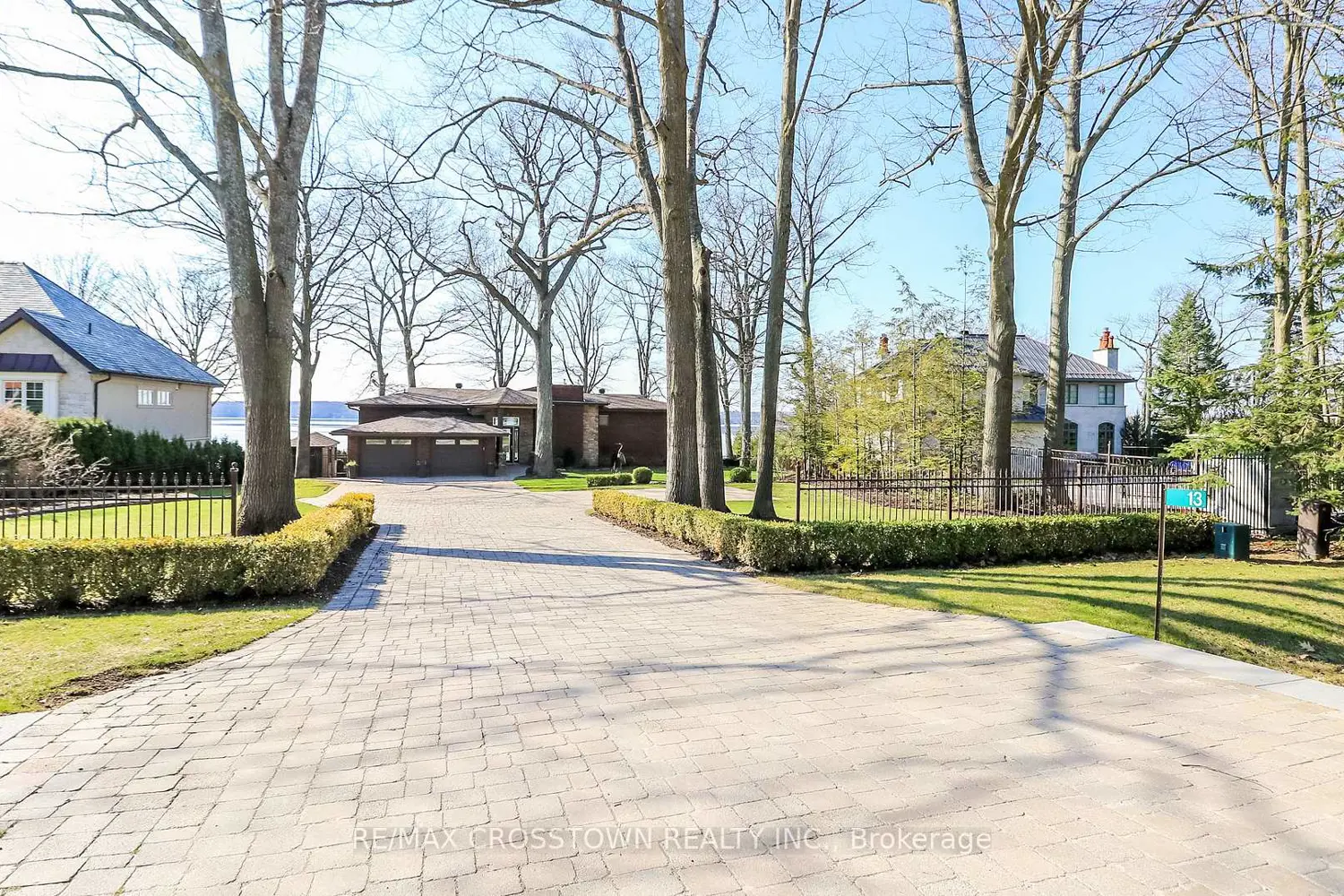 13 Georgina Drive photo 4