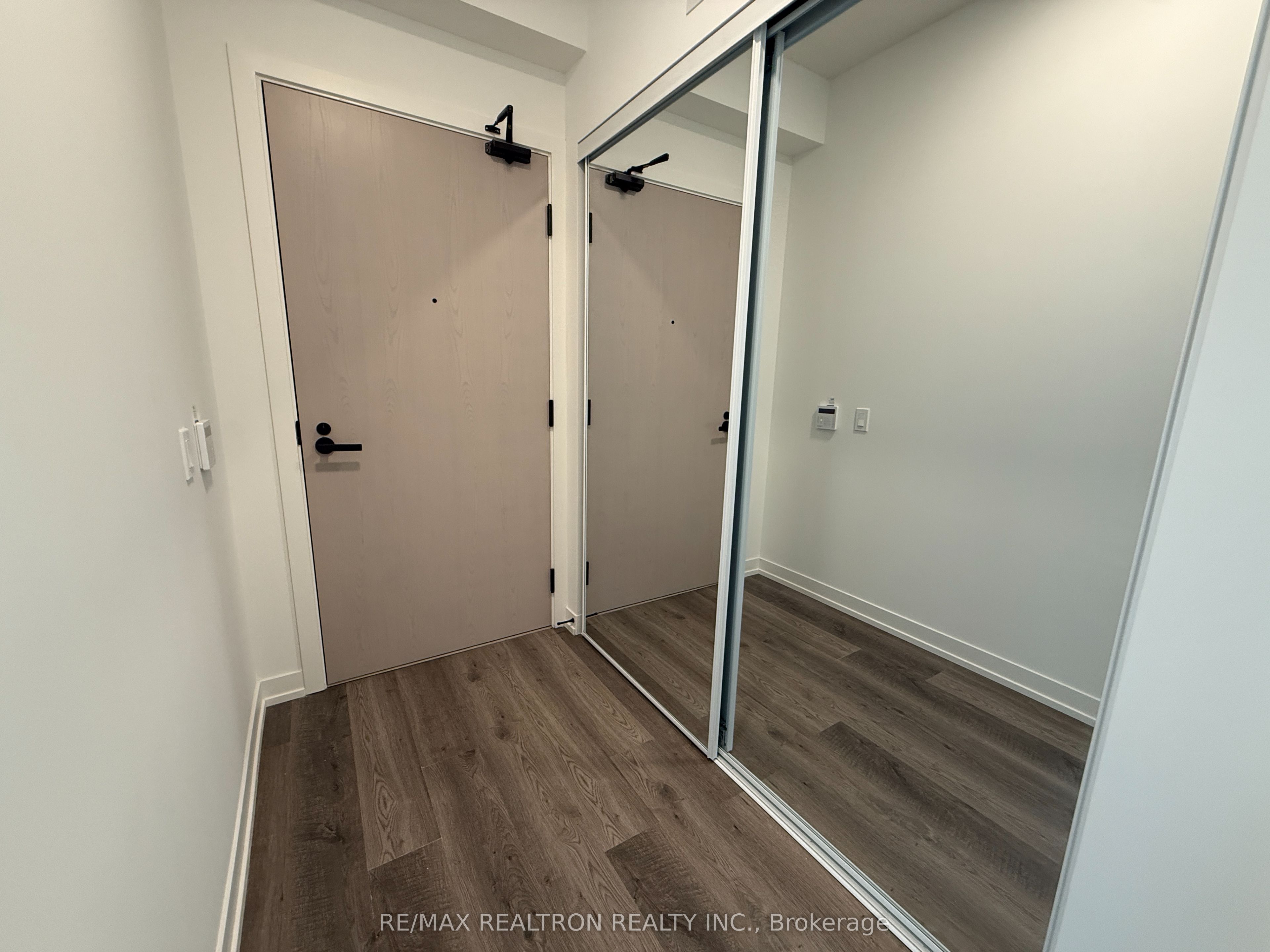 Additional image 3 of 5112-8 Interchange Way, Vaughan, ON, L4K 5Z7