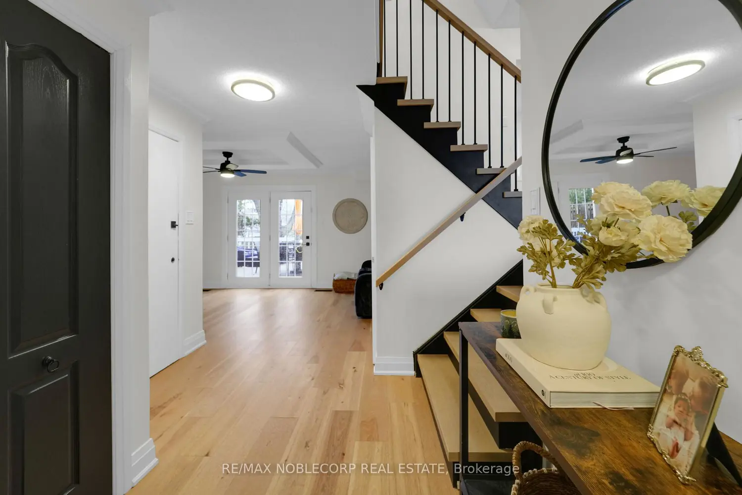 115 Elgin Drive photo 2