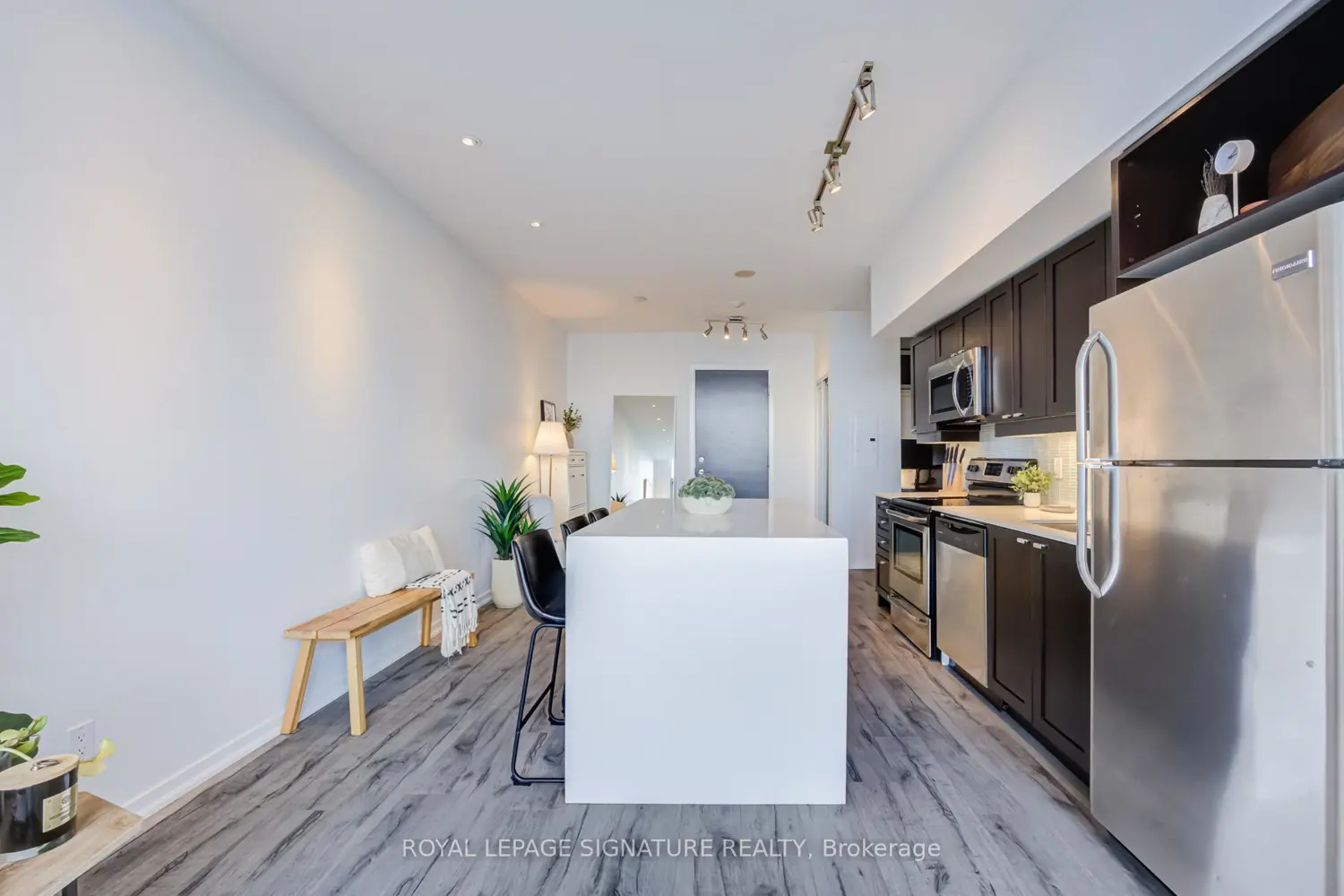 Additional image 7 of 105 The Queensway 3513