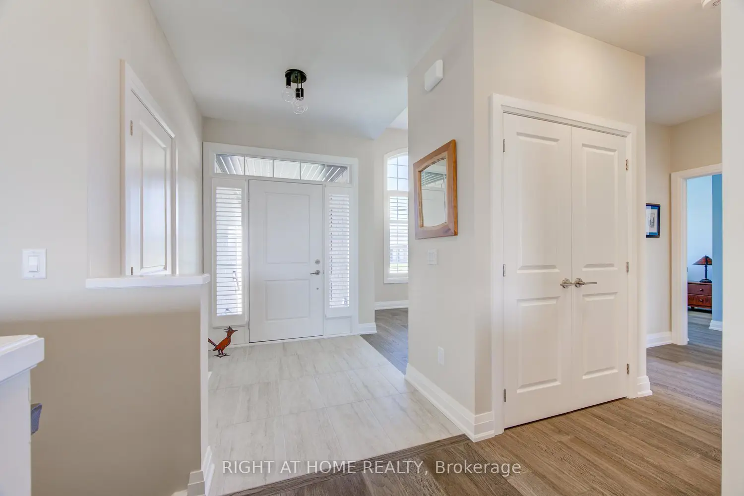 2043 Lockwood Crescent photo 4
