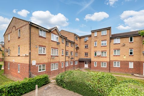 Wigston Close, London N18