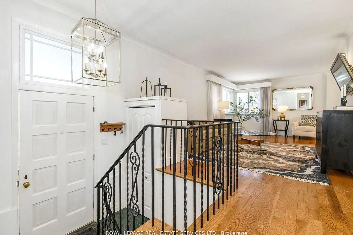 1602 Carletta Drive photo 2
