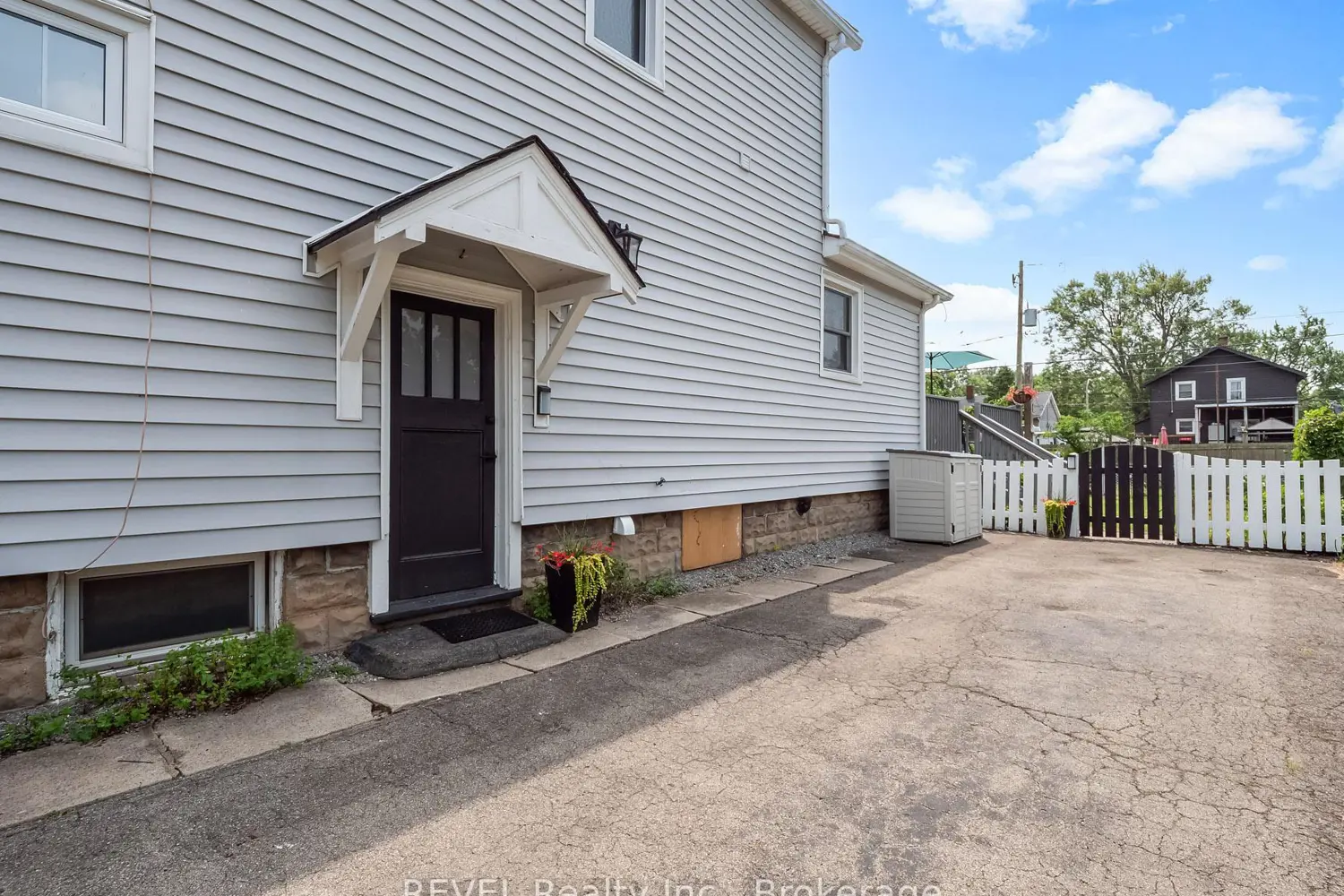 Additional image 17 of 259 Dufferin Street