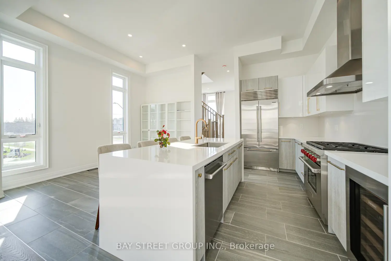 324 King Road photo 5