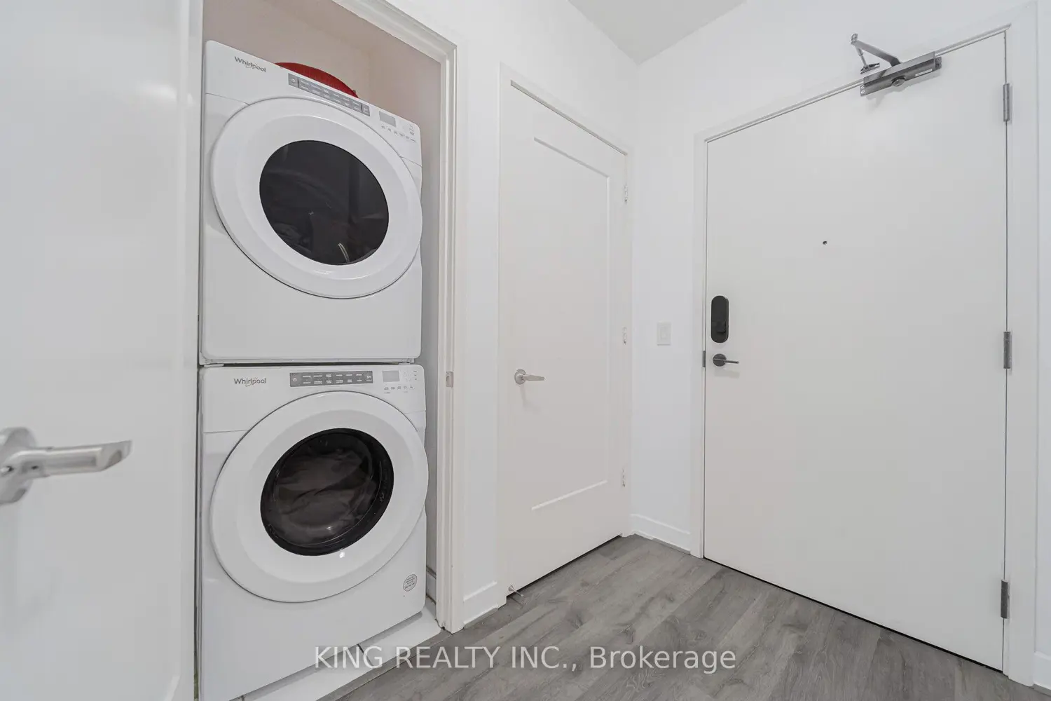 Additional image 11 of 121 Lower Sherbourne Street 233