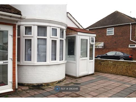 Victoria Road, Ruislip HA4