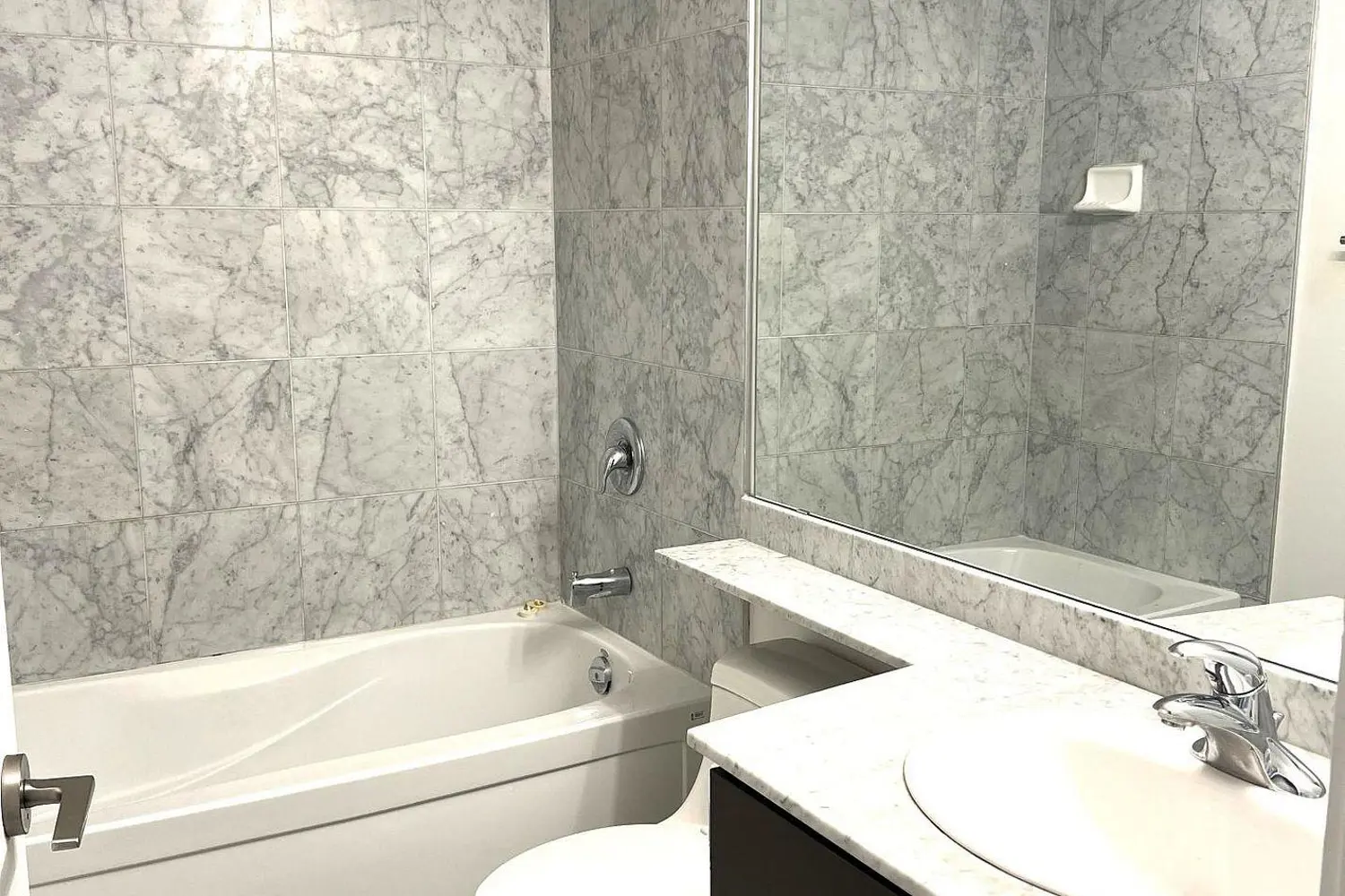 Additional image 12 of 4033 Hurontario Street 419