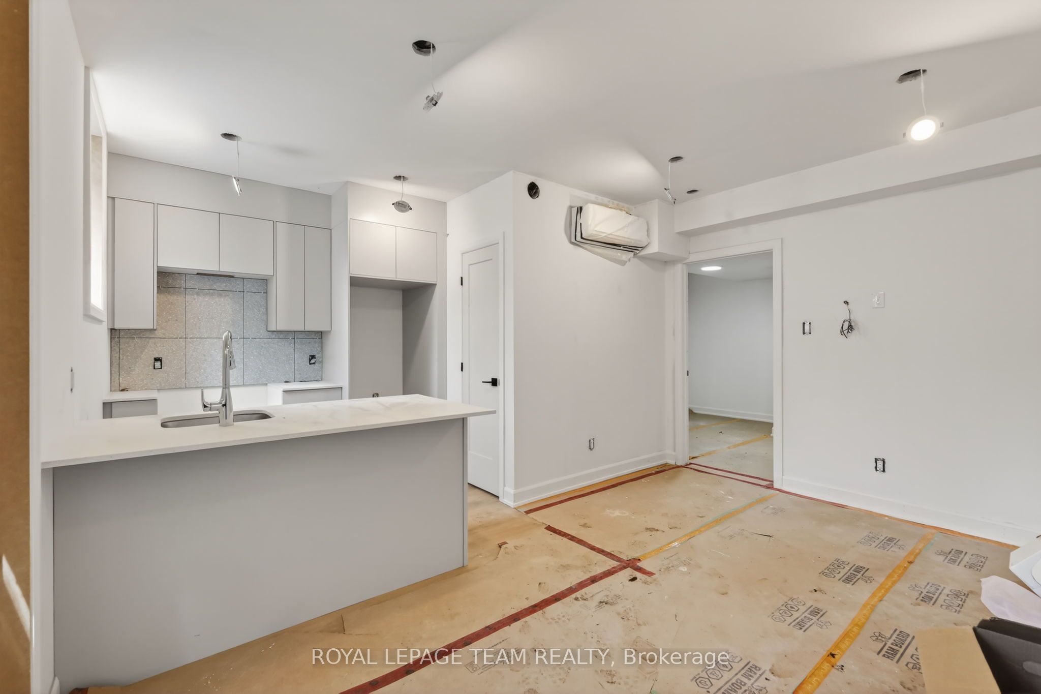 Additional image 5 of B-608 Tweedsmuir Avenue, Ottawa, ON, K1Z 5P3