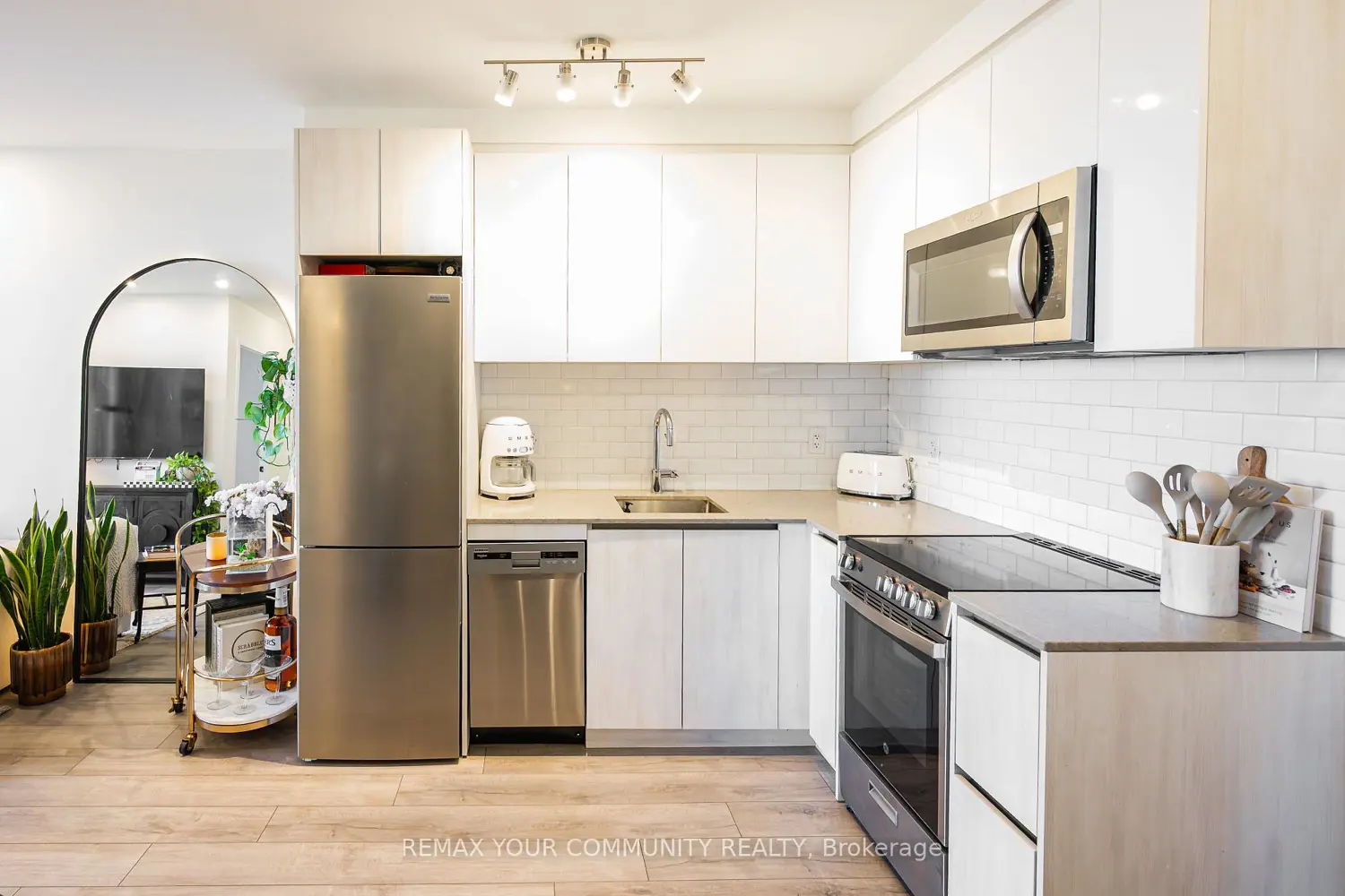 Additional image 13 of 3100 Keele Street 614