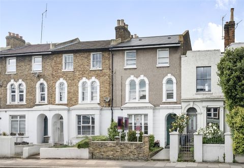 Merton Road, London SW18